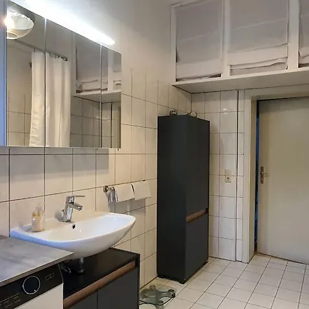 Neue Und Schick Moeblierte *