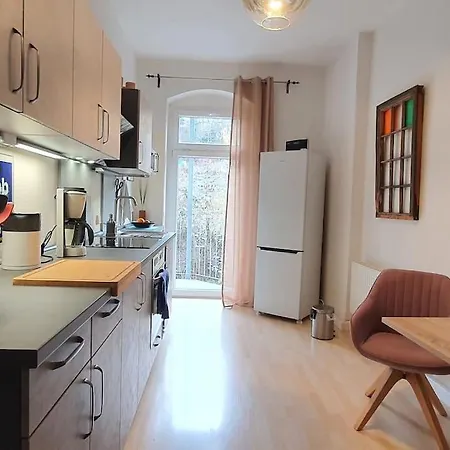 Neue Und Schick Moeblierte Apartment